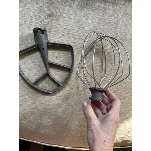 KitchenAid Mixer Attachment Professional 600 Flat Beater Paddle 6 Qt & Whisk - Picture 1 of 8